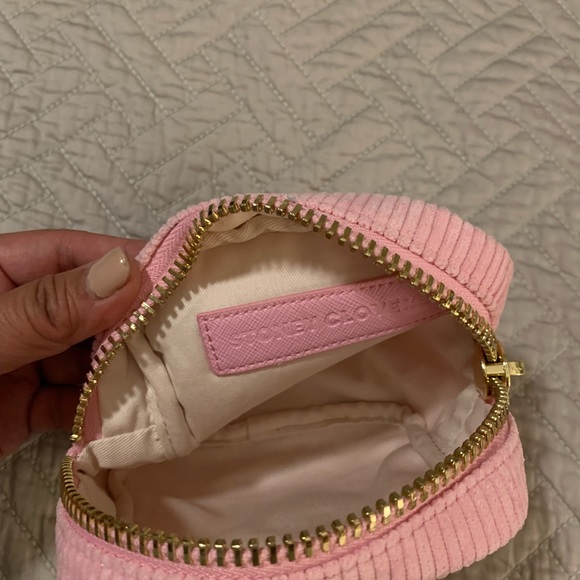 Mini corduroy pouch in pom with gold puffy hearts - Picture 5 of 5